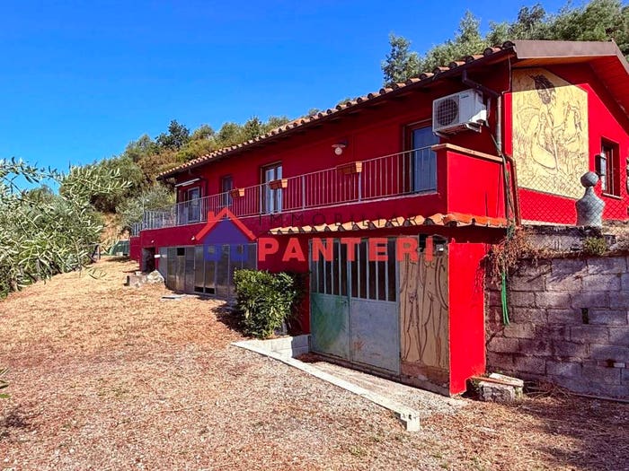 Casa quadrilocale in vendita in Località Villa Chiari, Collodi Ponte all'Abate Monte a Pescia, Pescia