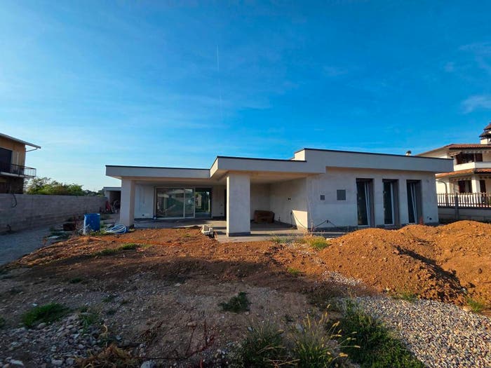 Casa quadrilocale in vendita in Via Filippo Turati, Uboldo