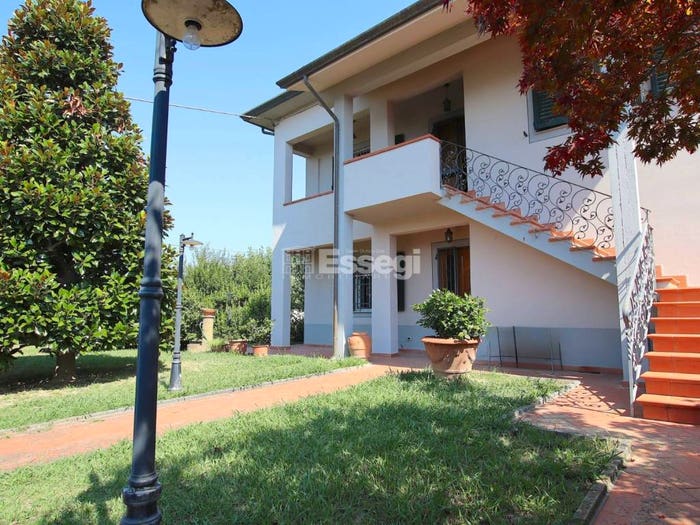 Casa con 6 locali in vendita in Via del Parco, Marlia, Capannori