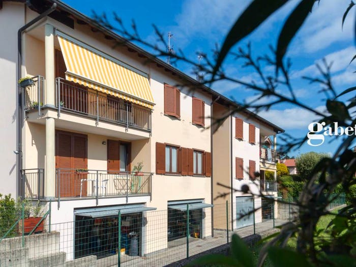 Appartamento quadrilocale in vendita in Via Pietro Mascagni, Centro, Bernareggio