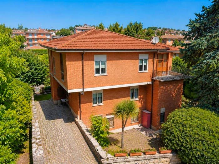 Appartamento quadrilocale in vendita in Via del Bosco, Centro, Monte Porzio Catone