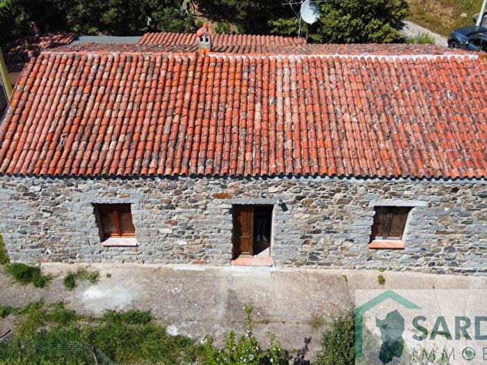 Casa con 6 locali in vendita in Frazione Figa Ruia, Bortigiadas