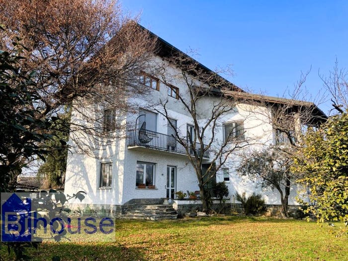 Casa con 6 locali in vendita in Via Novembre, Candelo