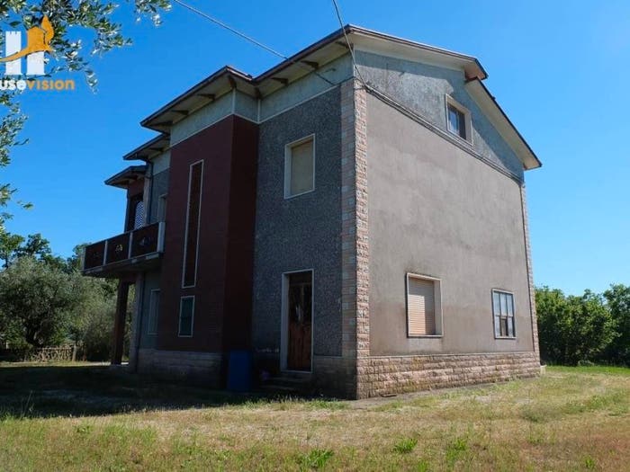 Casa con 6 locali in vendita in Contrada San Nicola, Montecarotto