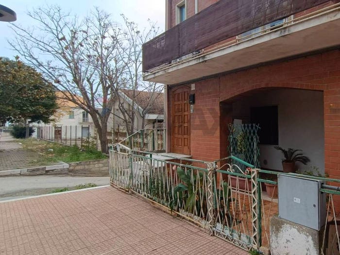 Casa quadrilocale in vendita in Via Roma, Castelluccio dei Sauri