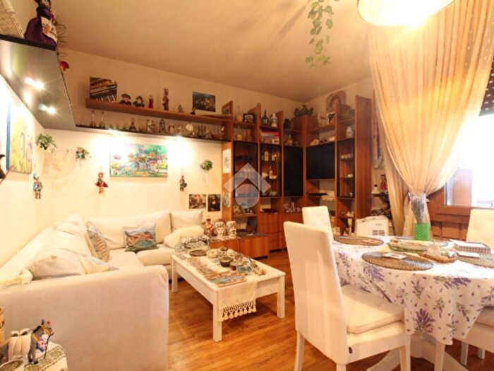 Appartamento quadrilocale in vendita in Via Petrocchi Policarpo, Centro, Monsummano Terme