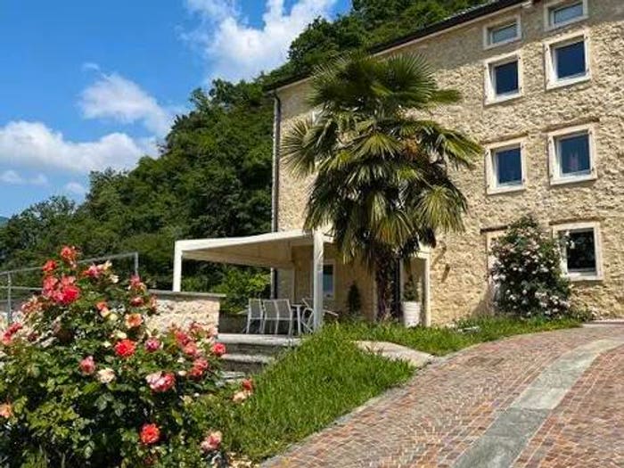 Casa con 6 locali in vendita in Via Lusiana, Breganze