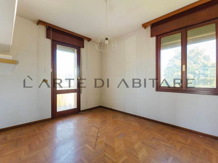 Appartamento quadrilocale in vendita in Via Luigi Settembrini, Centro, Conegliano