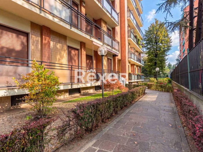 Appartamento con 5 locali in vendita in Via della Rondine, Inganni, Milano