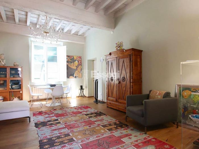 Appartamento con 6 locali in vendita in Via Sant'Andrea, Piazza Anfiteatro Torre Guinigi, Lucca