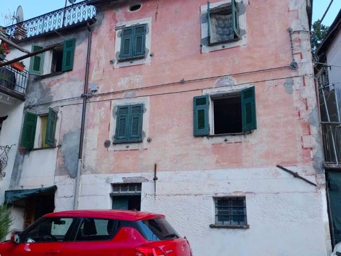Casa con 6 locali in vendita in Loc Garbarino No Number, Rovegno