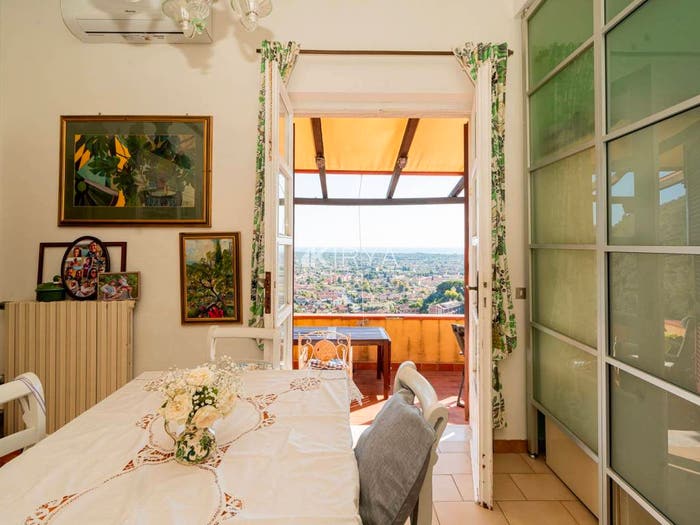 Casa con 6 locali in vendita in Via Porta Quaranta, Centro, Massa