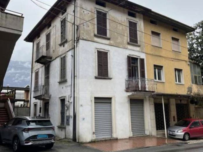 Casa con 6 locali in vendita in Via Vittorio Veneto, Piamborno, Piancogno