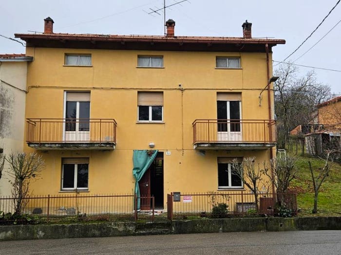 Casa con 6 locali in vendita in Località Villora Chiesa, Varsi
