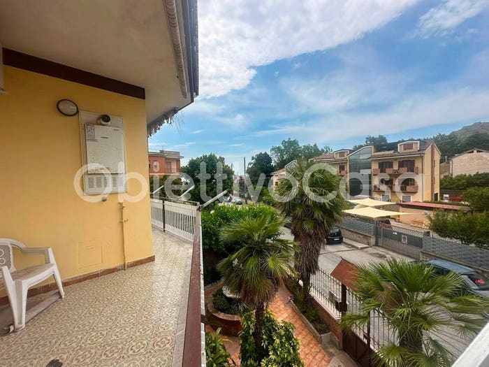 Appartamento trilocale in vendita in Via Gennaro Papa, San Leucio Briano, Caserta