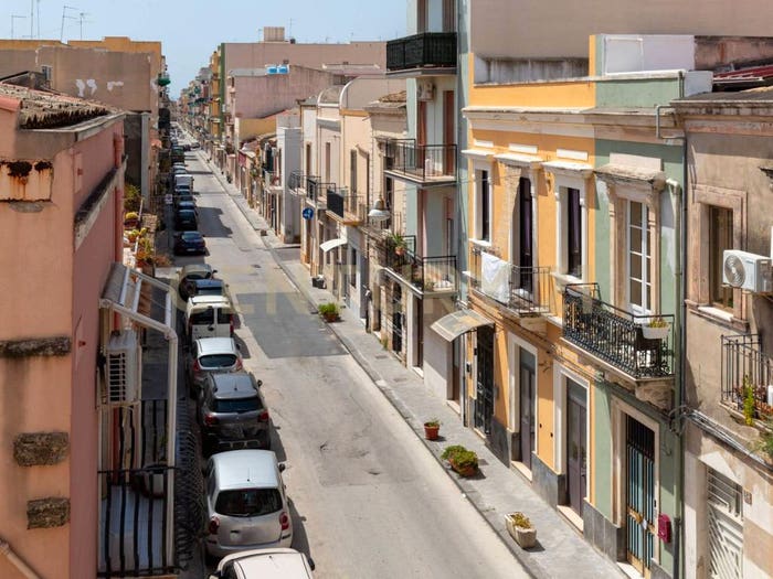 Appartamento con 6 locali in vendita in Via Epicarmo, Centro, Augusta