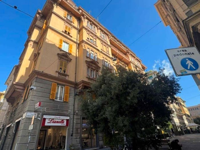 Appartamento bilocale in vendita in via Fiasella, Quadrilatero, Genova