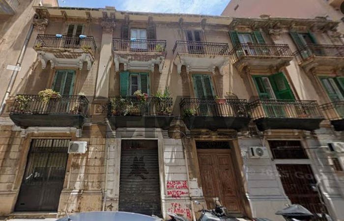 Appartamento con 6 locali in vendita in via manzoni, Giostra, Messina