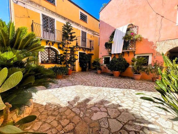 Casa con 5 locali in vendita in Via Pescia, Lanza di Scalea Olimpo, Palermo