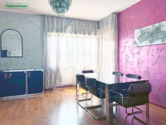 Appartamento quadrilocale in vendita in Via Don Odorico Paolini, Centro, Teramo