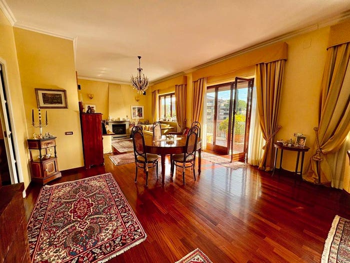 Appartamento con 6 locali in vendita in Via Cassia, Cassia San Godenzo, Roma