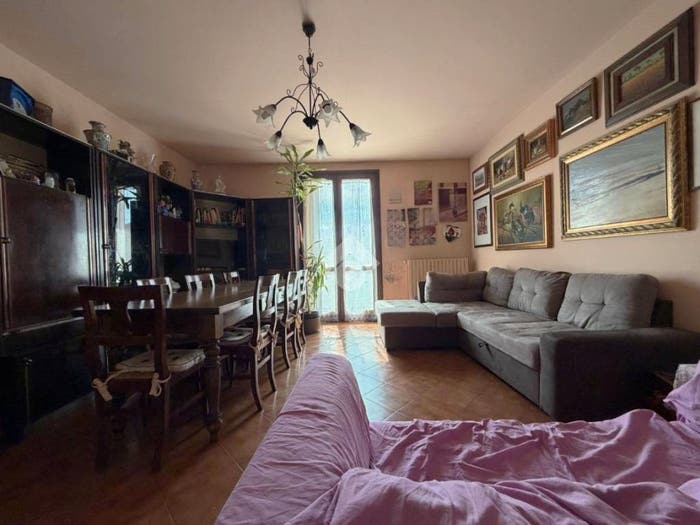 Appartamento quadrilocale in vendita in Via Ghisleri, Persichello, Persico Dosimo