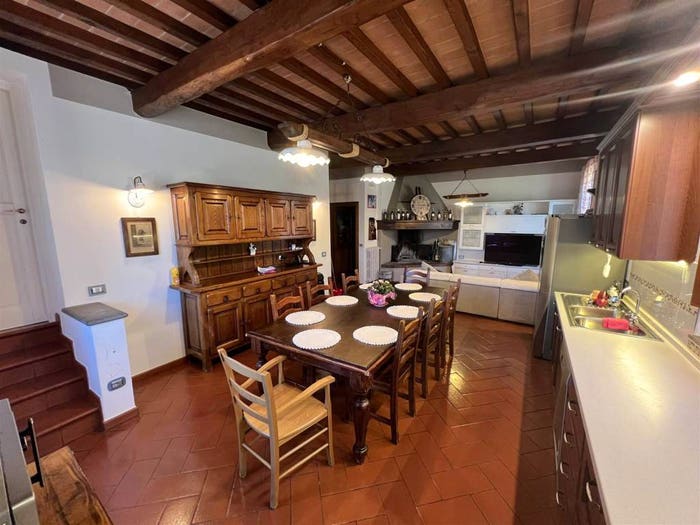 Appartamento con 6 locali in vendita in Greve in Chianti