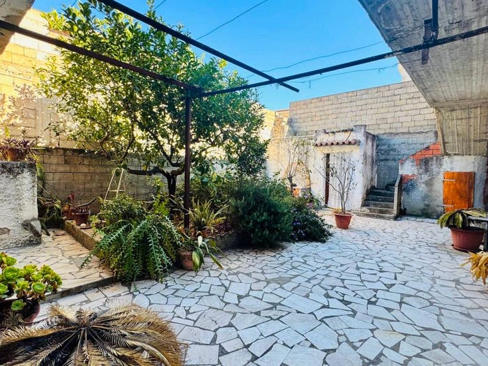 Casa con 5 locali in vendita in Via Salvatore Mannironi, Centro, Orosei