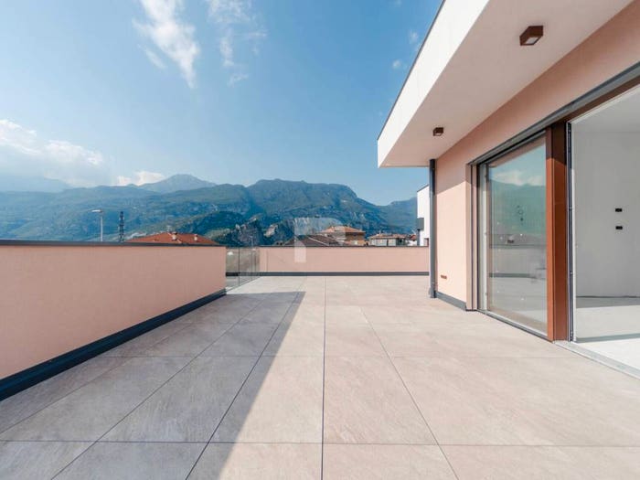Casa quadrilocale in vendita in viale Rovereto, Bolognanovignole, Arco