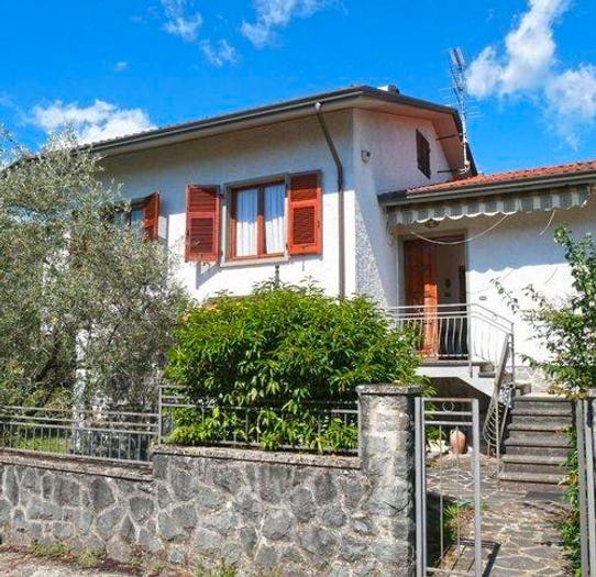 Casa con 6 locali in vendita in Via Vigna, Centro, Fivizzano