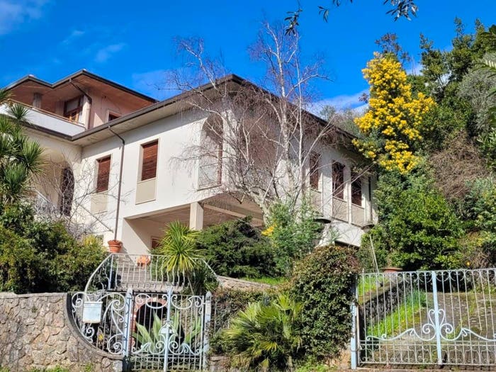 Casa con 6 locali in vendita in Via Monterosso, Capanne Prato, Montignoso