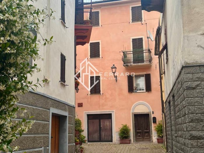 Casa con 6 locali in vendita in Via Camillo Benso di Cavour, Centro, Saliceto