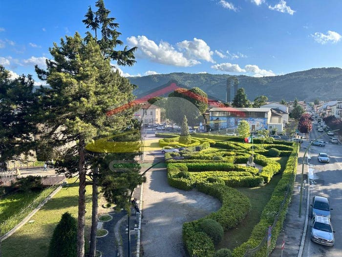 Appartamento quadrilocale in vendita in Piazza Castello, Centro, Avezzano