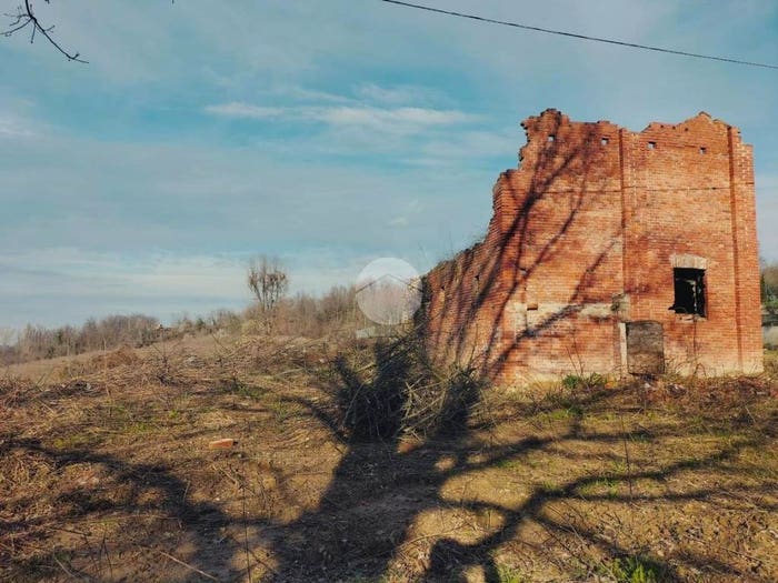 Casa con 6 locali in vendita in FRAZIONE SAN LUIGI, Bene Vagienna