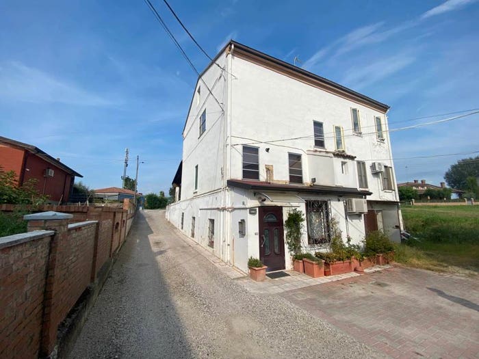 Casa con 5 locali in vendita in Via Enrico Fermi, Via Modena, Ferrara