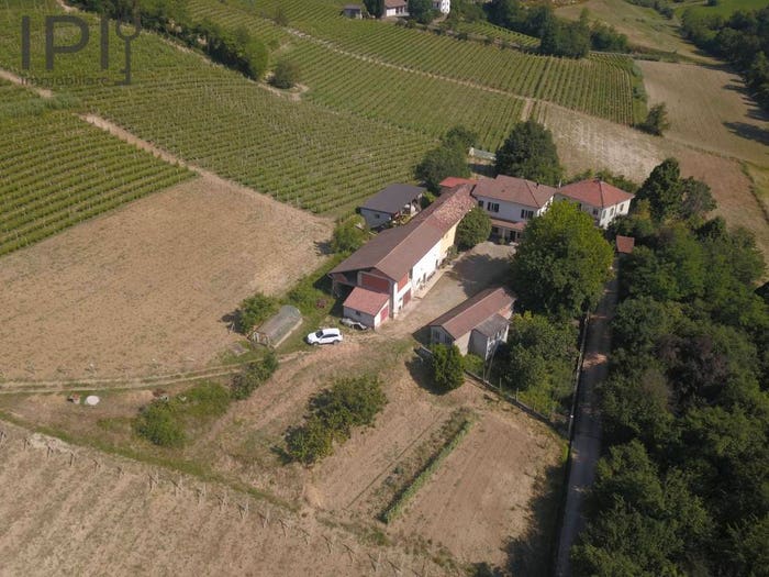 Casa con 6 locali in vendita in strada della valle, Acqui Terme