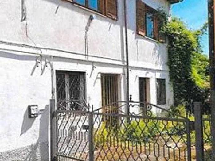 Casa quadrilocale in vendita in Via Marconi, Rea