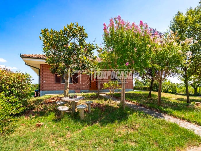 Casa con 6 locali in vendita in Via Rocchette, Zona Periferica, Chieri