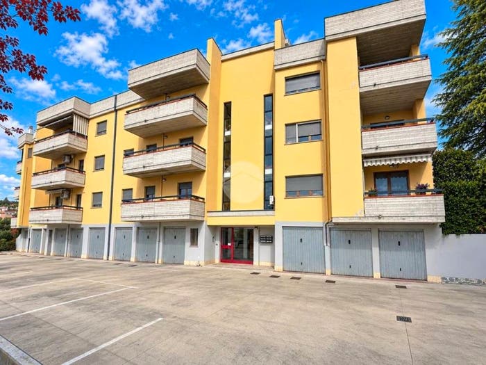 Appartamento trilocale in vendita in Via Ferdinando Ranalli, Nepezzano, Teramo