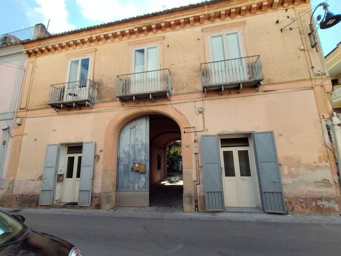 Casa con 6 locali in vendita in Via Luigi Castiello, Casagiove