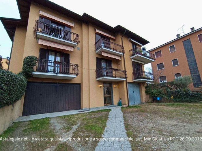 Appartamento trilocale in vendita in Via I Maggio, Centro, Grandate