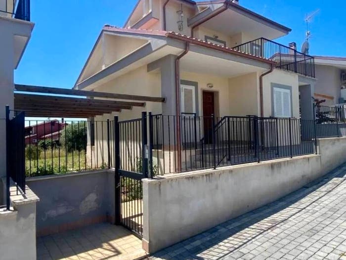 Casa con 5 locali in vendita in Via Cisternense No Number, Lanuvio