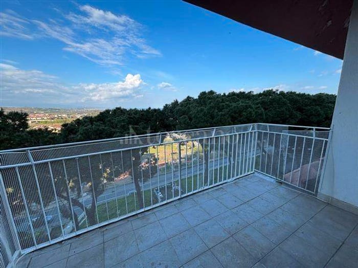 Appartamento con 5 locali in vendita in Piazzale Elvira Marincola Cattaneo, Copanello, Stalettì