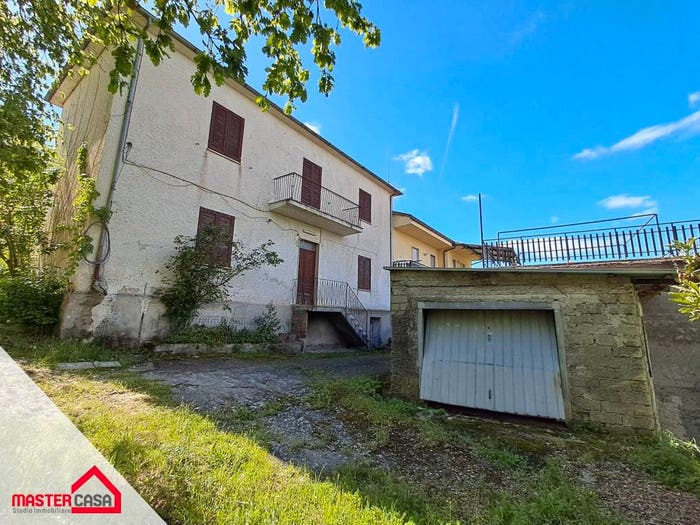 Casa trilocale in vendita in Campoli Appennino