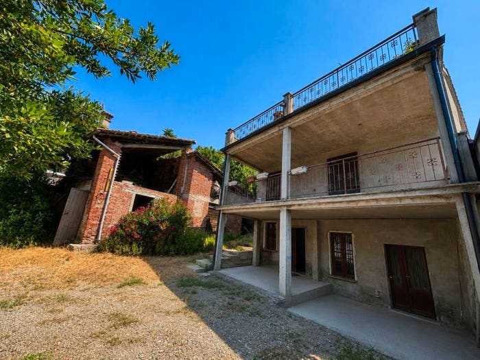 Casa con 6 locali in vendita in Piave, Centro, Rovescala