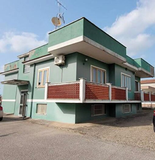 Casa quadrilocale in vendita in Via dei Rutuli, Aprilia