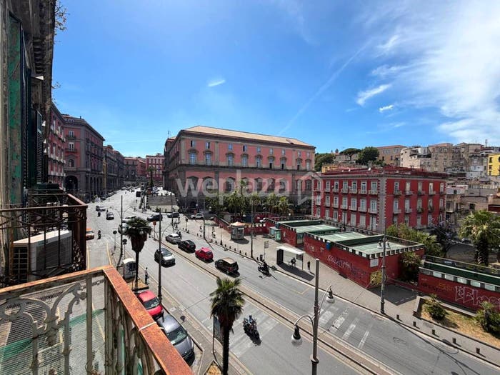 Appartamento con 5 locali in vendita in Piazza Cavour, Sanità, Napoli
