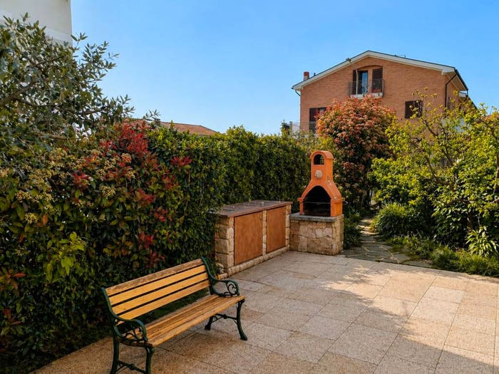 Appartamento trilocale in vendita in Via Loretana, Centro, Camerano
