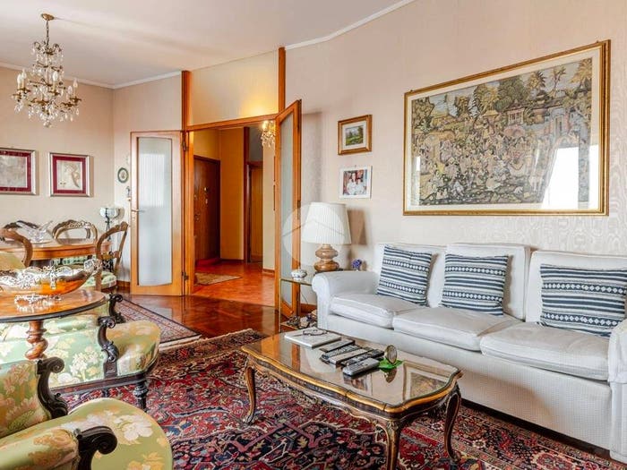 Appartamento quadrilocale in vendita in Via delle forze armate, Baggio, Milano