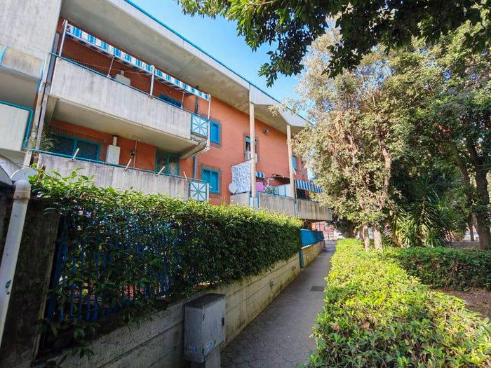 Appartamento trilocale in vendita in Piazza Ottobre, Frattocchie, Marino